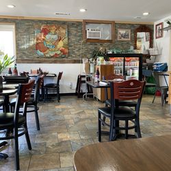 Kin Dee Thai Eatery - Interior