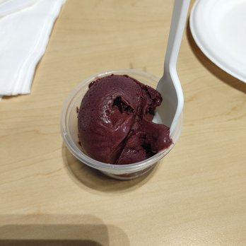 Waffle and Berry - Side scoop of acai free - Waffles Near Me - Honolulu, Hawaii