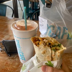 CARIBBEAN JERK CHICKEN Wrap & SUNRISE SUNSET Smoothie
