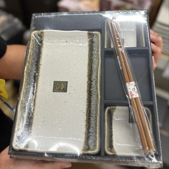 Don Don Donki - 6pc Dish Plate Set $28 - different colors available - International Grocery Near Me - Kapolei, Hawaii Don Don Donki - 6pc Dish Plate Set $28 - different colors available - International Grocery Near Me - Kapolei, Hawaii