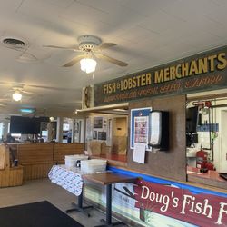 Doug's Fish Fry - Order and pickup area