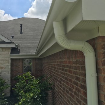 Quality Seamless Gutters - Seamless 6.5" half round front doorway. Rogers, TX The homeowners wanted to go with a different look. Elegant, durable, and classic design! - Roofing Near Me - Temple, Texas Quality Seamless Gutters - Seamless 6.5" half round front doorway. Rogers, TX The homeowners wanted to go with a different look. Elegant, durable, and classic design! - Roofing Near Me - Temple, Texas