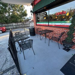 Proccolino's Ristorante & Pizzeria - Limited outside seating