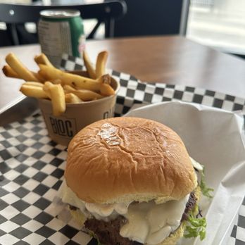 BurgerBloc - Burgers Near Me - Mississauga, Ontario