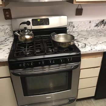 Premium Countertops - Stove front - Countertop Installation Near Me Premium Countertops - Stove front - Countertop Installation Near Me