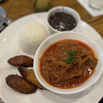 Padrino's Cuban Restaurant - Ropa Vieja - Cuban Near Me - Plantation, Florida