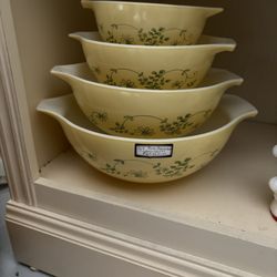 Carolina Marketplace - Pyrex