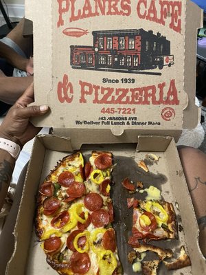 Plank's Cafe & Pizzeria by null