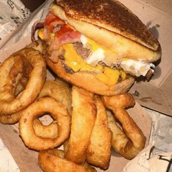 Wayback Burgers - ONION RINGS CHEEEESY BURGER