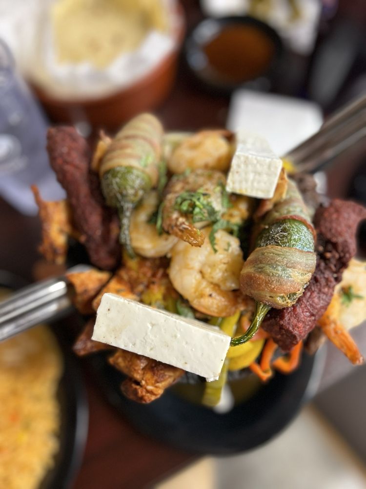 Los Pericos Bar & Grill