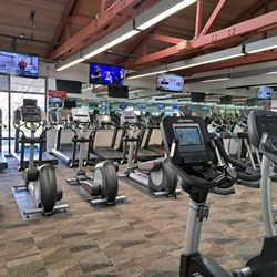 Gold River Sports Club - Gym equipment