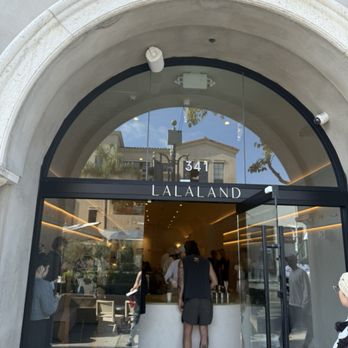 La La Land - The reserve - Cafes Near Me - Beverly Hills, California
