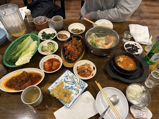 JeunJu Korean Restaurant 전주식당 | 전주할매칼국수 - Authentic Korean home style food by null