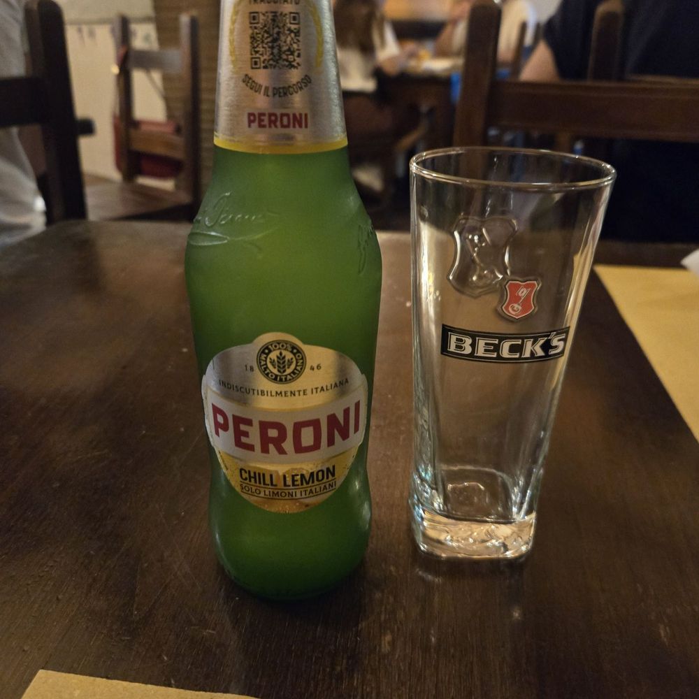 Alle Carrette - Yummy beer light and refreshing....I don't know if this is jn the states - Pizza Near Me - Rome, RM