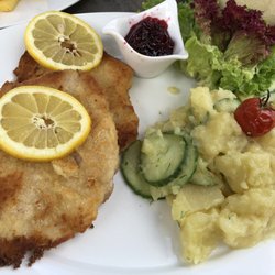 Restaurant Seehäusl - Schnitzel mit Kartoffel-Gurken Salat (Absolut nicht gesalzen)
