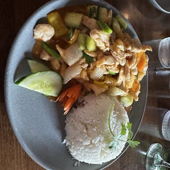 House 1830 - Stir fry. - Cocktail Bars Near Me - Rogers, Arkansas