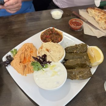 Chickeatah’ - Vegetarian plate - Mediterranean Near Me - Fort Lauderdale, Florida Chickeatah’ - Vegetarian plate - Mediterranean Near Me - Fort Lauderdale, Florida