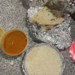 Swad Tandoori - Garlic naan Chicken Tikka Masala with rice
