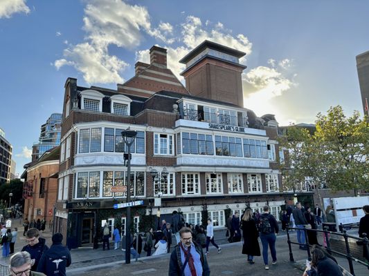 Shakespeare's Globe by null