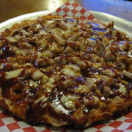 BBQ chicken pizza BBQ chicken pizza