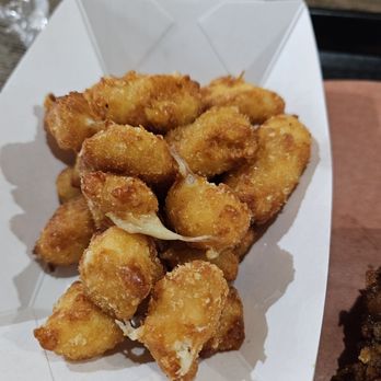 Farm Boys BBQ - Very good cheese curds - Food Trucks Near Me - Bondurant, Iowa Farm Boys BBQ - Very good cheese curds - Food Trucks Near Me - Bondurant, Iowa