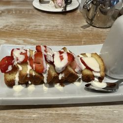 Italian Table - Olive oil cake.