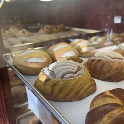 La Regia - Concha and Pan dessert case