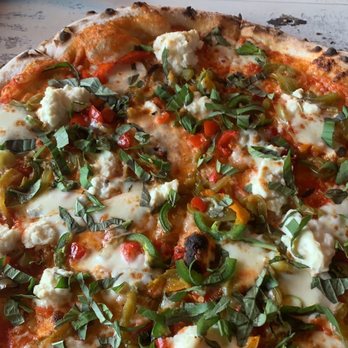Da Vinci - Ricotta, mozzarella, basil, roasted peppers, peppadew peppers, jalapeños & hot honey. - Pizza Near Me - Bloomington, Indiana Da Vinci - Ricotta, mozzarella, basil, roasted peppers, peppadew peppers, jalapeños & hot honey. - Pizza Near Me - Bloomington, Indiana