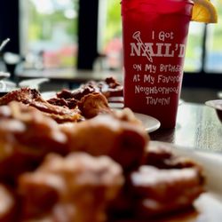 Rusty Nail - Glorious wings and epic birthday cup