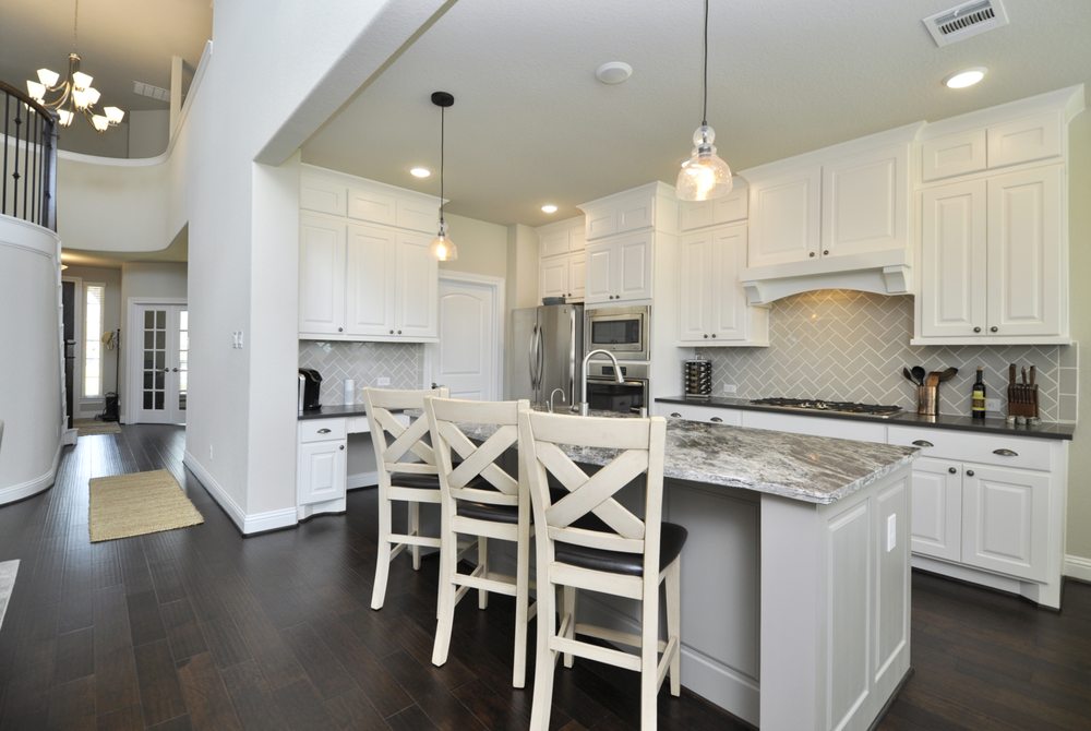 STEVEN ROBINSON HOMETOWN AMERICA INCORPORATED 27 Photos 800