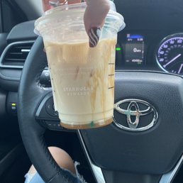I guess this is supposed to be an iced caramel macchiato?