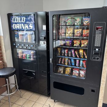 Clothes Pin - Drink and snack machines - Laundry Services Near Me - Chicago, Illinois Clothes Pin - Drink and snack machines - Laundry Services Near Me - Chicago, Illinois