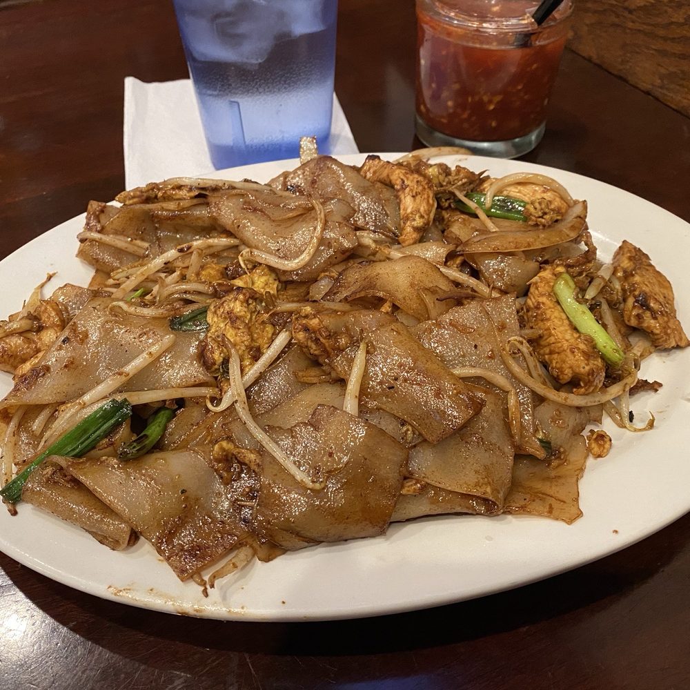 Pho Bistro - Chicken Pad Thai with broad noodle - Vietnamese Near Me - Mckinney, Texas Pho Bistro - Chicken Pad Thai with broad noodle - Vietnamese Near Me - Mckinney, Texas