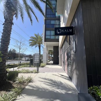 Tea Maru - View from the outside of shop - Bubble Tea Near Me - Santa Ana, California