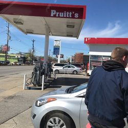 Pruitts Chevron - They still wipe your windshields!!