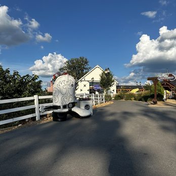 SkyLand Ranch - Ranch view - Attraction Farms Near Me - Sevierville, Tennessee SkyLand Ranch - Ranch view - Attraction Farms Near Me - Sevierville, Tennessee