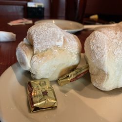 Not Your Mama's Cafe & Tavern - The rolls are legit!