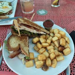 Smoked Turkey & Fig Jam was delicious and the house Breakfast Potatoes were also very good . Smoked Turkey & Fig Jam was delicious and the house Breakfast Potatoes were also very good .