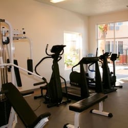 Highland Estates Hotel - Work up some hunger in our fitness center before dinner or lunch at our on-site restaurant!