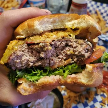 Cattleman's Burger and Brew - Burgers Near Me - Algonquin, Illinois Cattleman's Burger and Brew - Burgers Near Me - Algonquin, Illinois