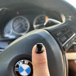 Helen's Nails & Spa - So uneven!