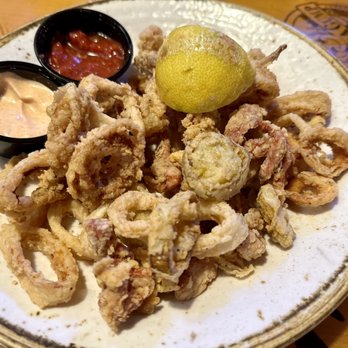 Bubba Gump Shrimp - Calamari Fried Calamari, Roasted Red Bell Peppers, Pepperoncini, Marinara Sauce, Chili Ancho Aioli - Seafood Near Me - Long Beach, California Bubba Gump Shrimp - Calamari Fried Calamari, Roasted Red Bell Peppers, Pepperoncini, Marinara Sauce, Chili Ancho Aioli - Seafood Near Me - Long Beach, California