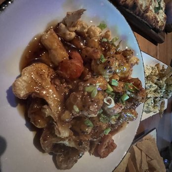 Tommy's Tavern + Tap - General Tso's Cauliflower - American Near Me - Edison, New Jersey