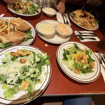 Bob’s Big Boy - BLT salads and dressing - American Near Me - Burbank, California