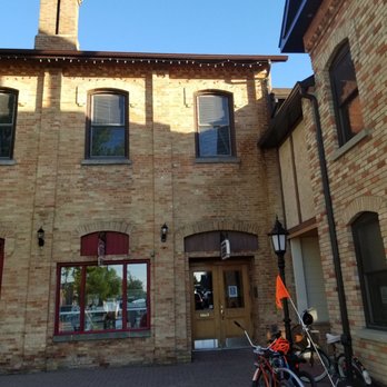 Tesoro Restaurant - the outside of the building - Italian Near Me - Collingwood, Ontario Tesoro Restaurant - the outside of the building - Italian Near Me - Collingwood, Ontario