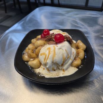 Retro Metro - Banana's Foster - Italian Near Me - Springfield, Missouri
