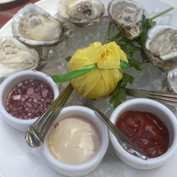 Geoffrey's Malibu - Seasonal Oysters - Seafood Near Me - Malibu, California