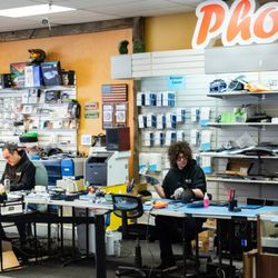 PhoneFix Center