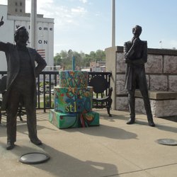 Lincoln Douglas Square