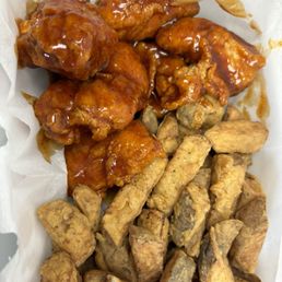 Butler Box(boneless bbq wings with fresh cut fries Butler Box(boneless bbq wings with fresh cut fries